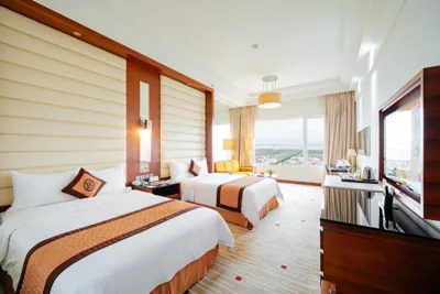 Deluxe Twin Room with Sea View — Royal Halong Hotel